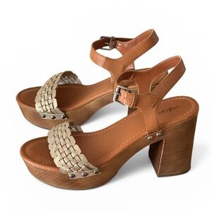 Indigo Tan Platform Wood-Look High Heels Sandals Sz 10 Gold Woven Strap For Toes